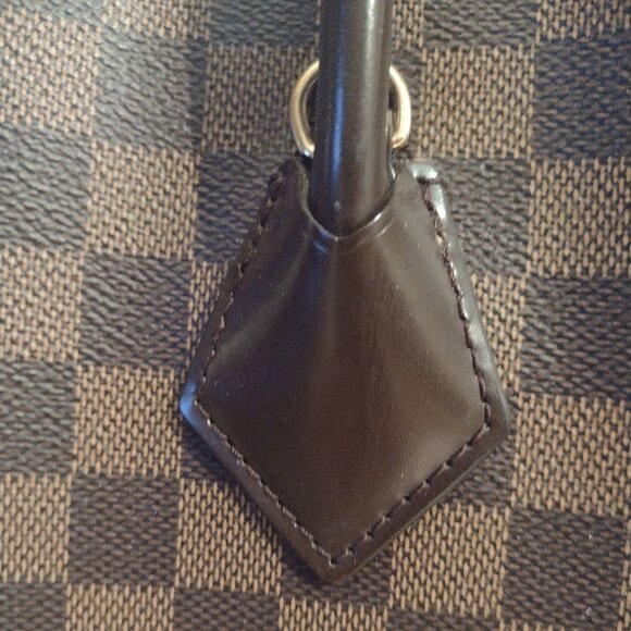 Beautiful Louis Vuitton Kensington - Picture 12 of 13